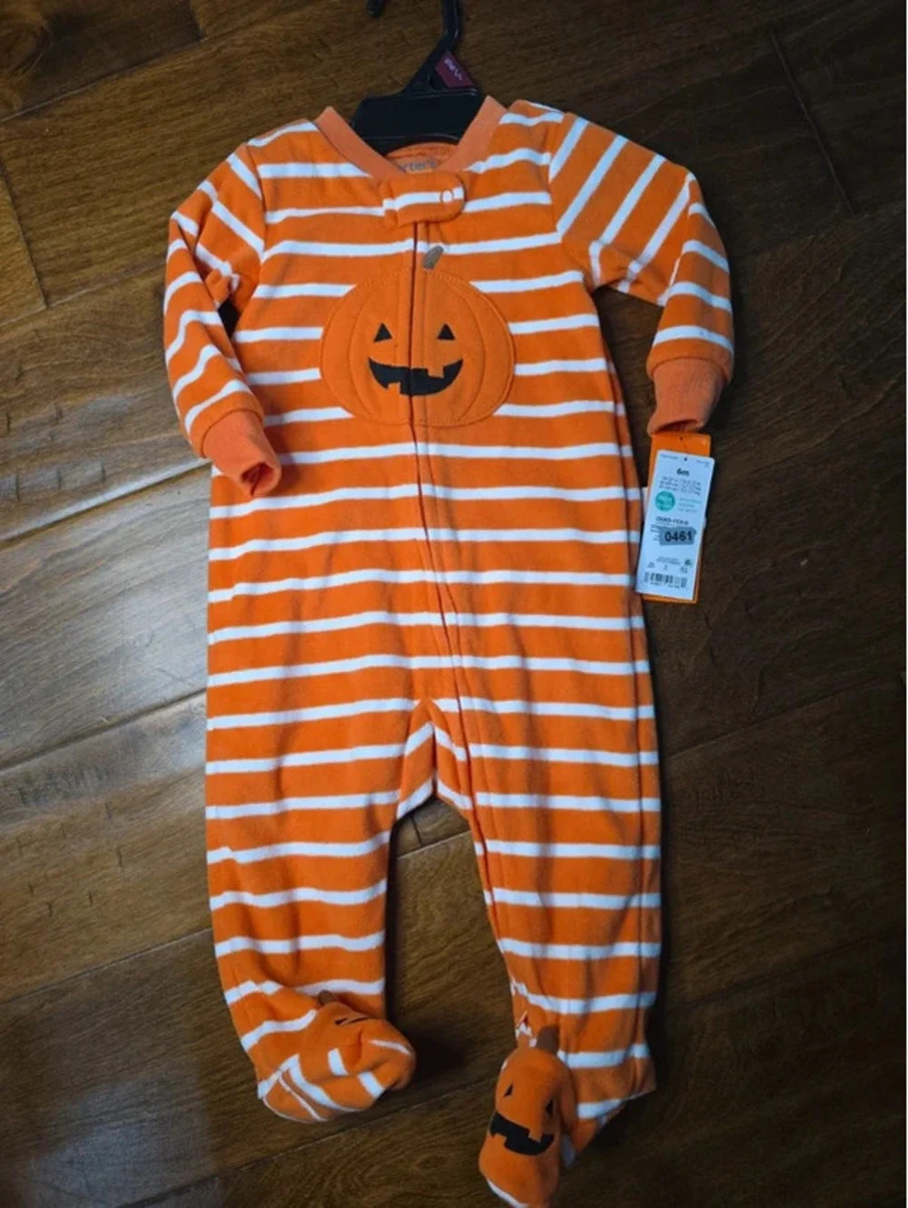 6m brand knew halloween pajamas from carter's item 461G6